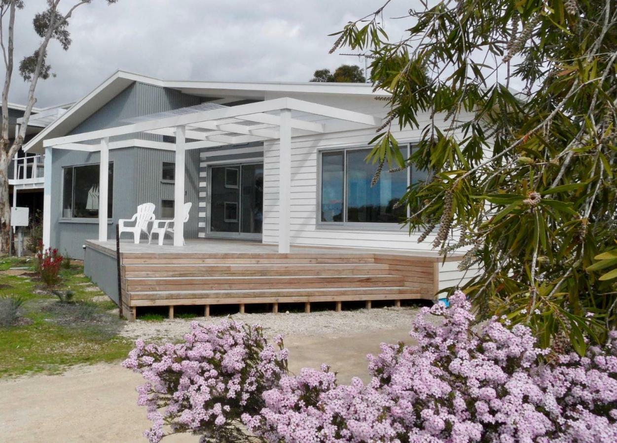 White Shells Holiday Rental Nepean Bay Exteriör bild