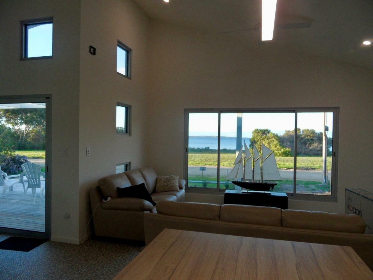 White Shells Holiday Rental Nepean Bay Exteriör bild